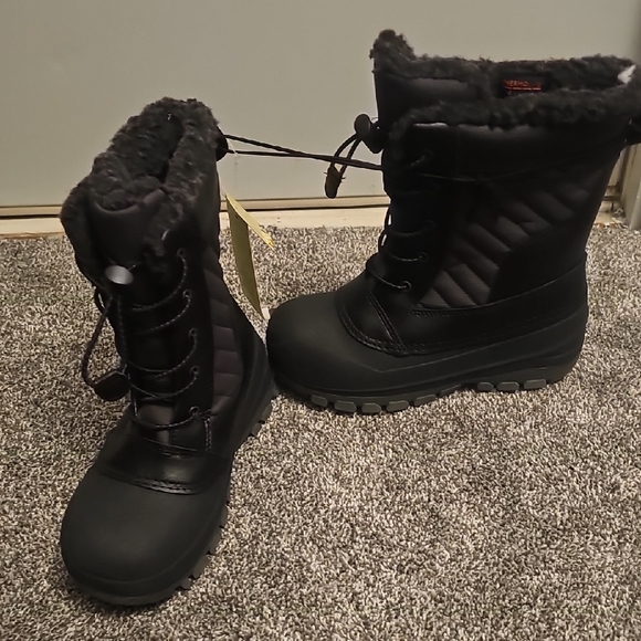 All in Motion Kids Black Boots - Picture 1 of 1